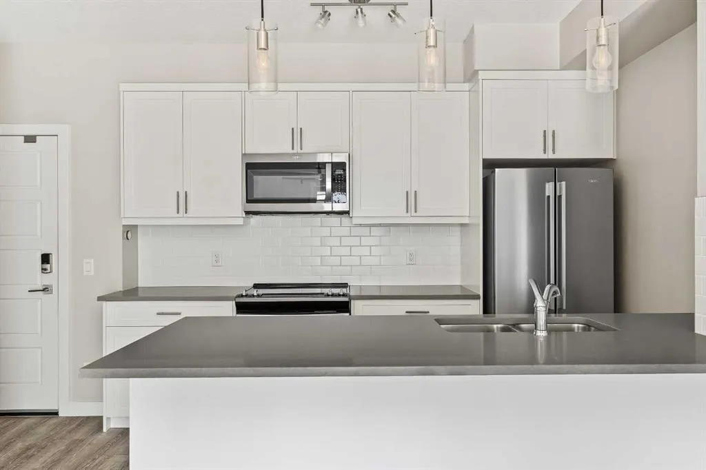 100 Auburn Meadows Manor SE, #206