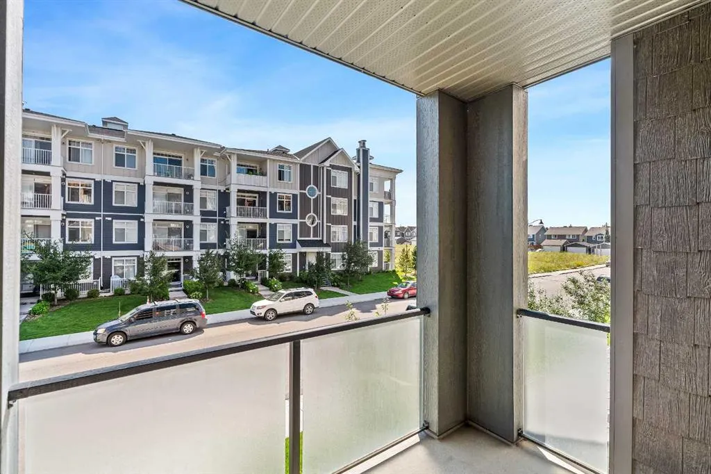 100 Auburn Meadows Manor SE, #206