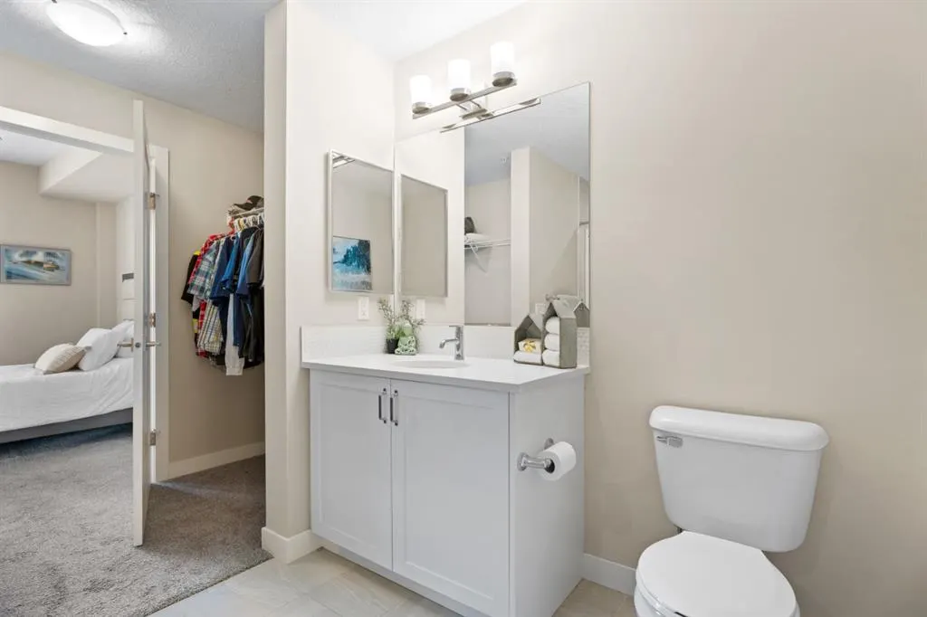 100 Auburn Meadows Manor SE, #111