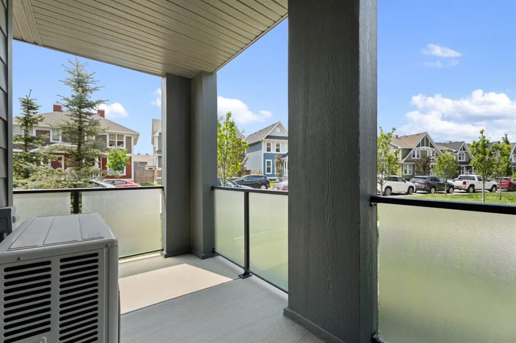 100 Auburn Meadows Manor SE, #111