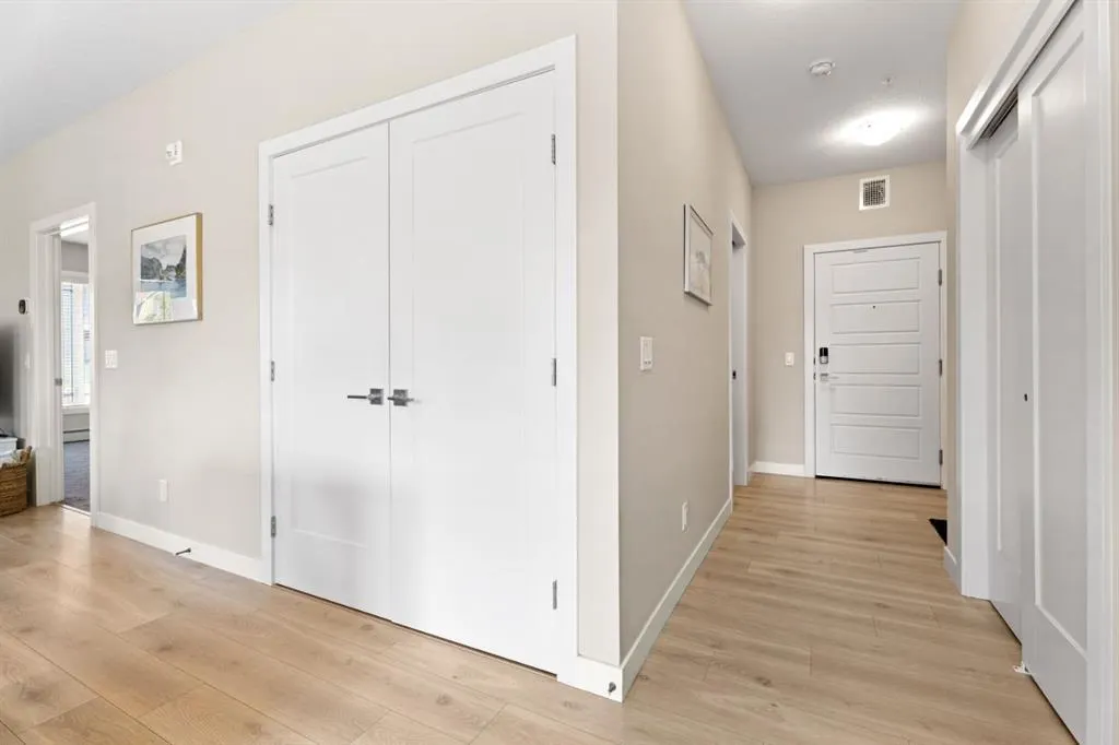 100 Auburn Meadows Manor SE, #111