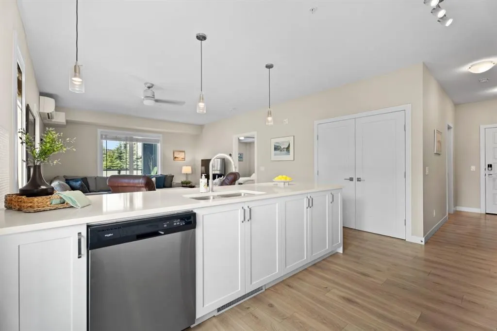 100 Auburn Meadows Manor SE, #111
