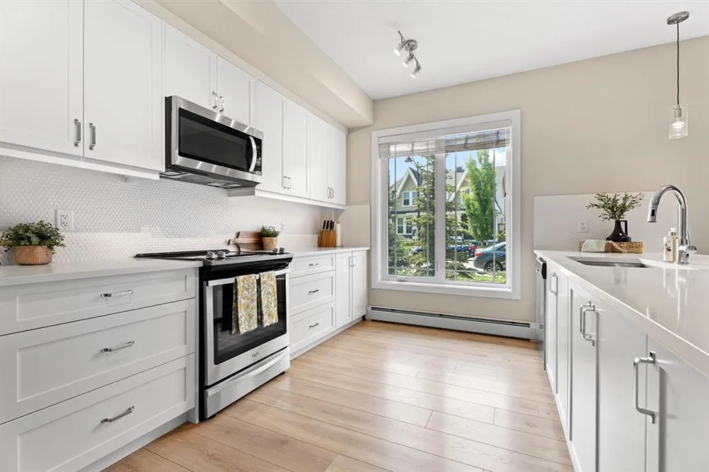 100 Auburn Meadows Manor SE, #111