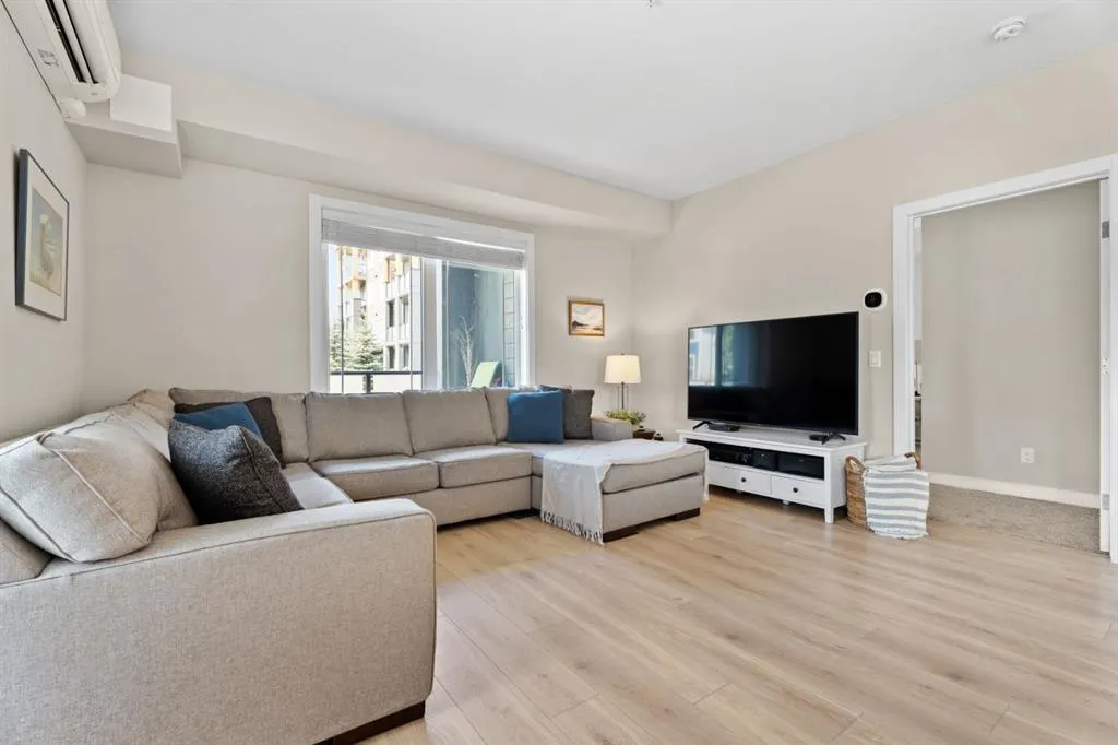 100 Auburn Meadows Manor SE, #111