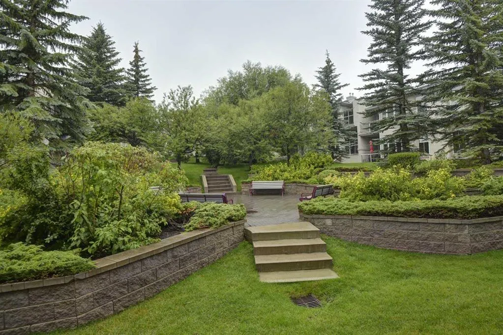 108 Edgeridge Terrace NW, #109