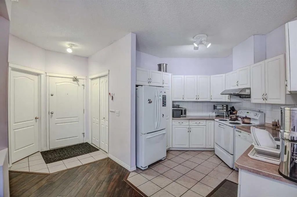 108 Edgeridge Terrace NW, #109