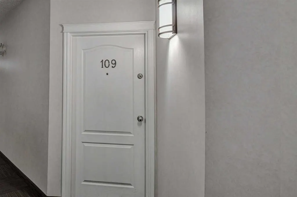 108 Edgeridge Terrace NW, #109