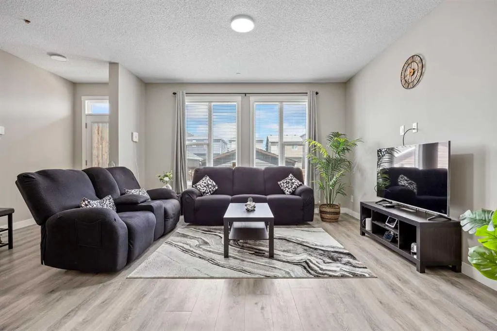 75 Howse Crescent NE