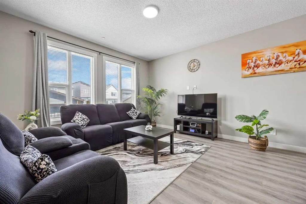 75 Howse Crescent NE