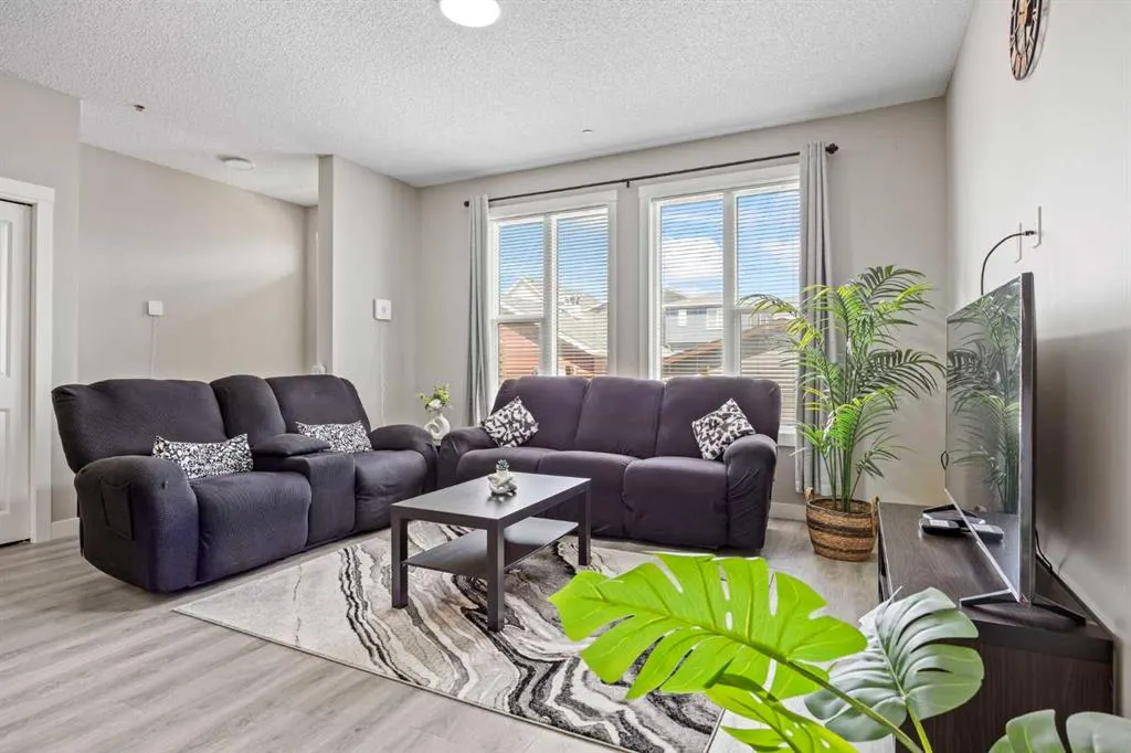 75 Howse Crescent NE
