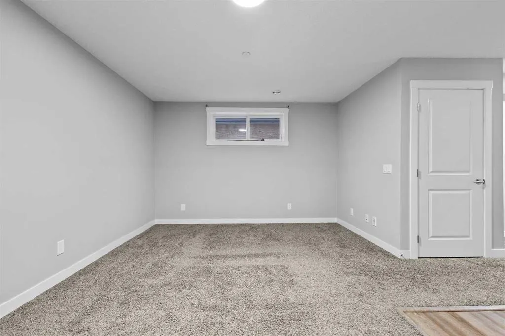 75 Howse Crescent NE