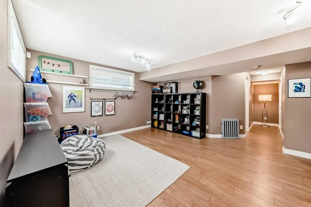 120 Oakmere Way