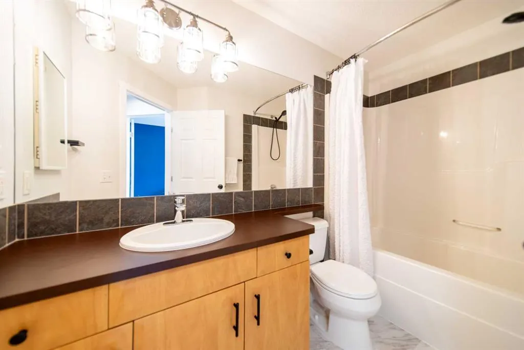 184 Copperstone Gardens SE