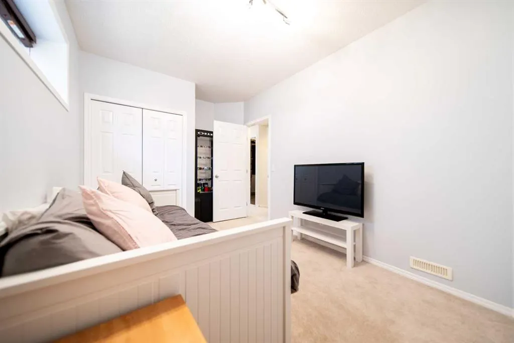 184 Copperstone Gardens SE