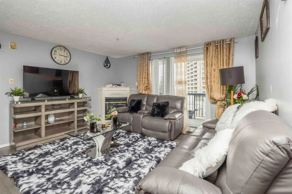 200 Richard Street, #338