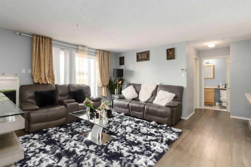 200 Richard Street, #338