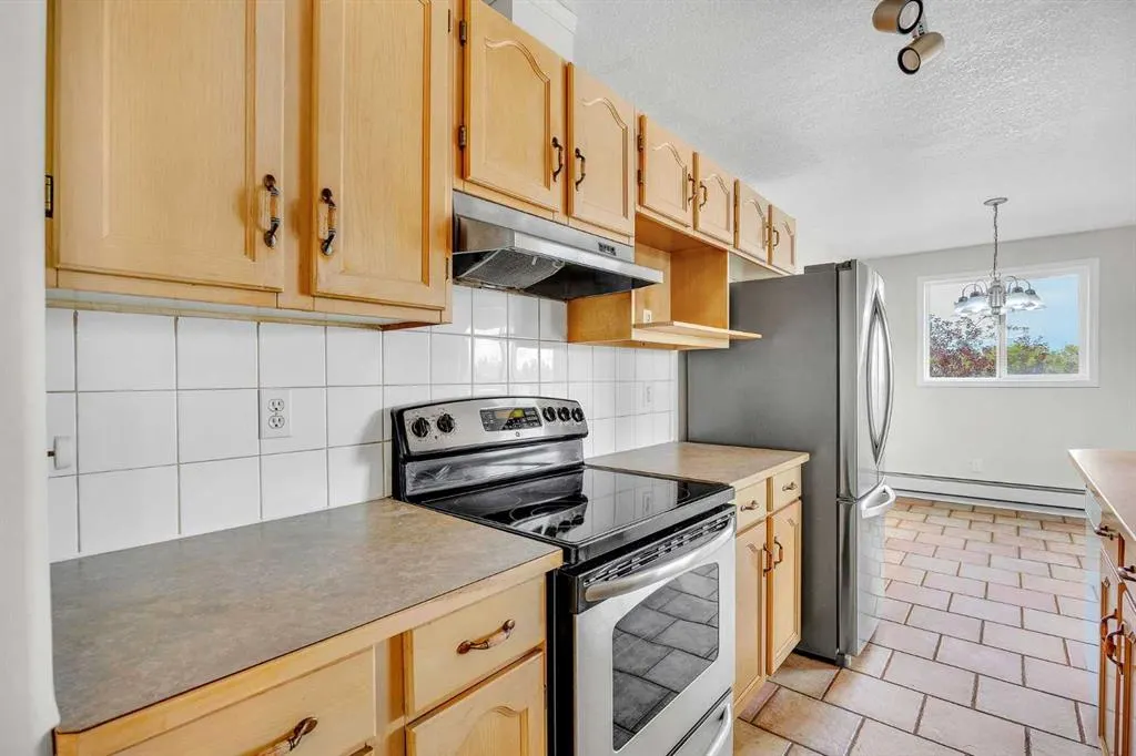 165 Manora Place NE, #306