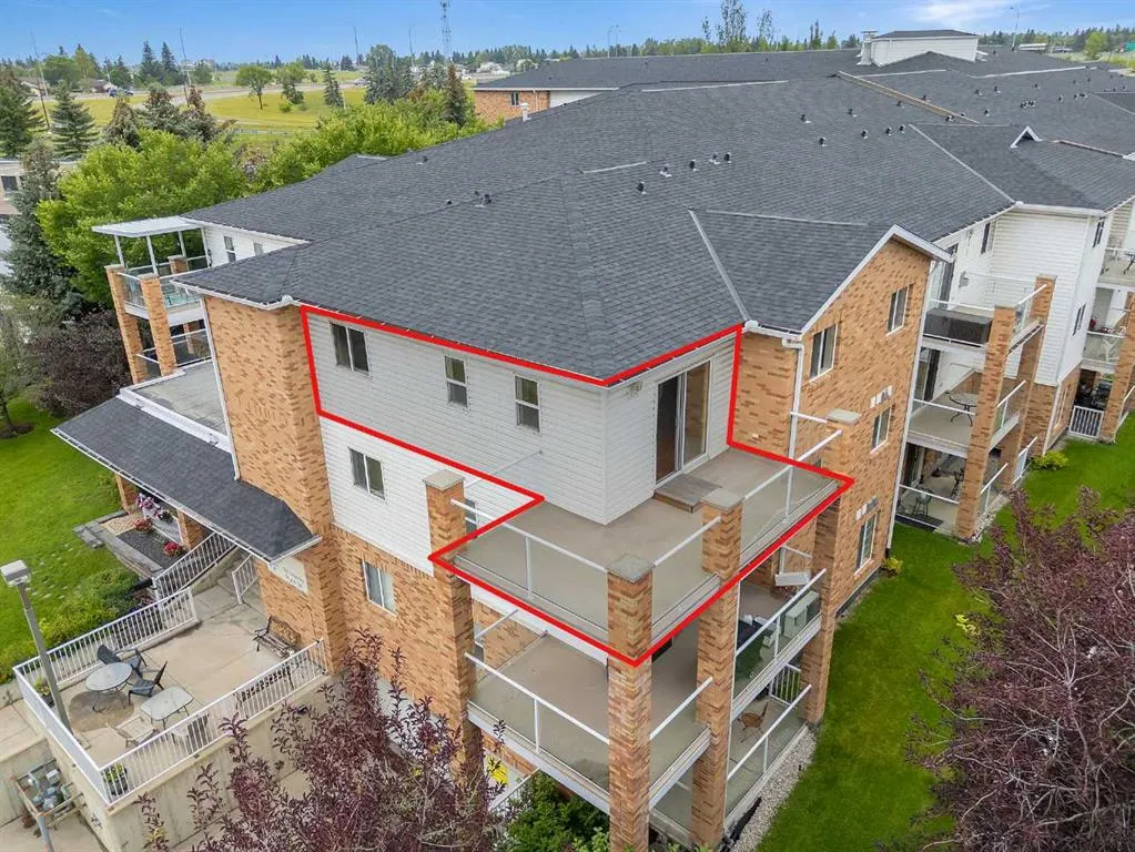 165 Manora Place NE, #306