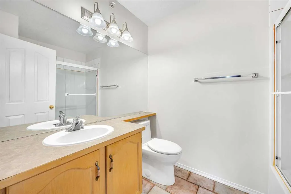 165 Manora Place NE, #306