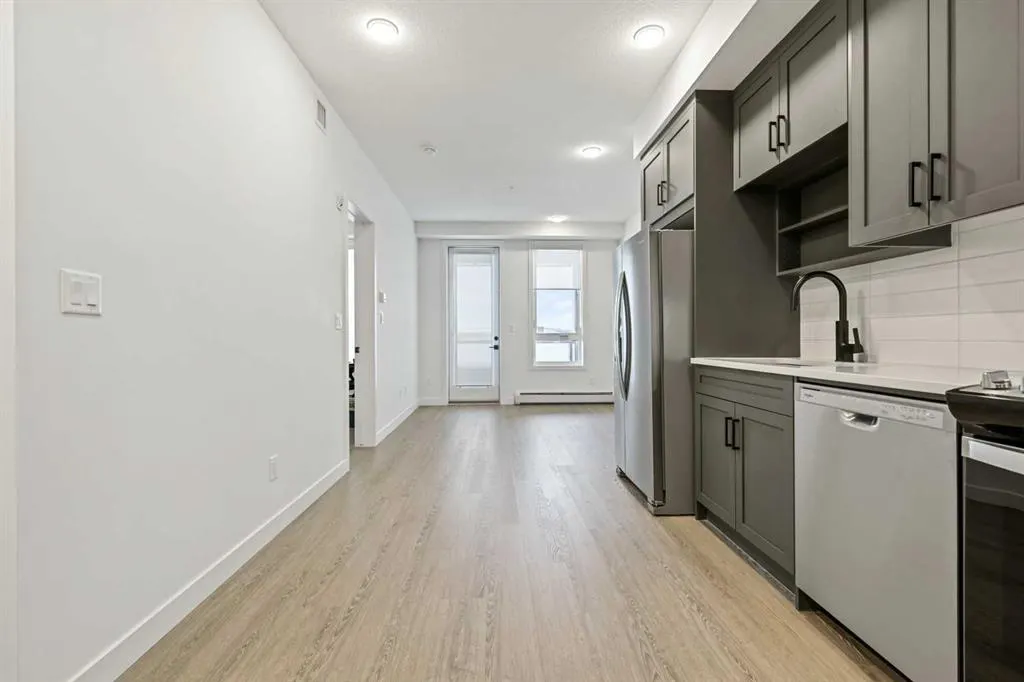 3932 University Avenue NW, #506