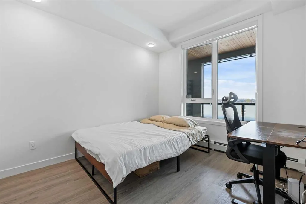 3932 University Avenue NW, #506
