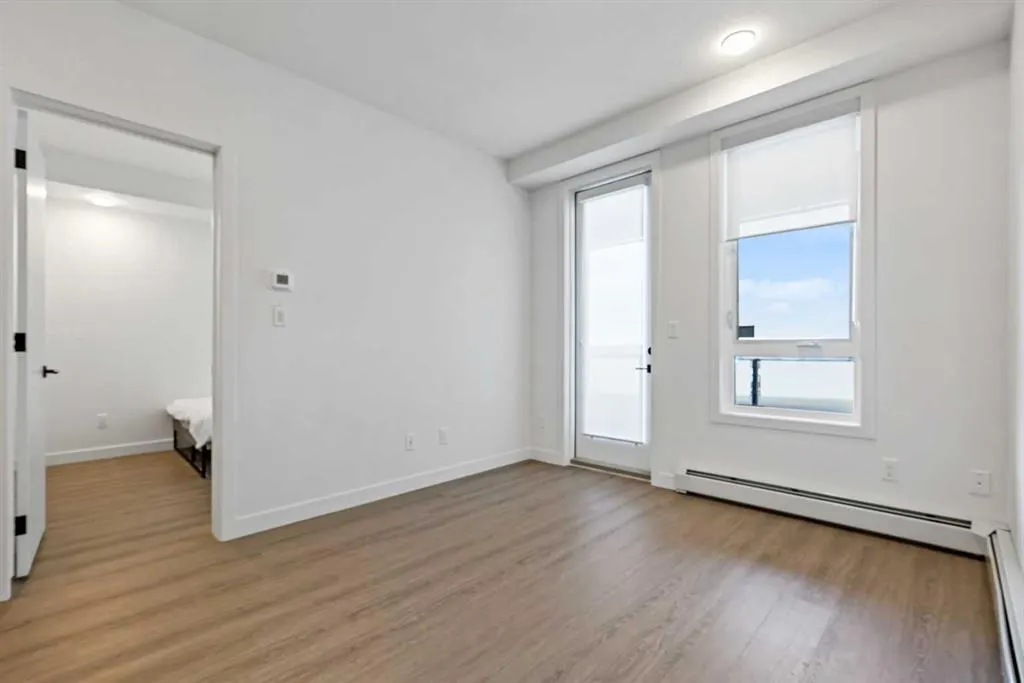 3932 University Avenue NW, #506