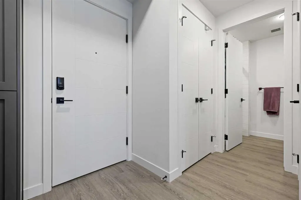 3932 University Avenue NW, #506