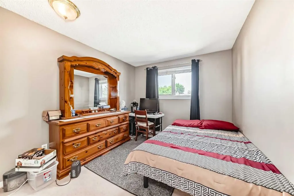 32 Radcliffe Bay SE