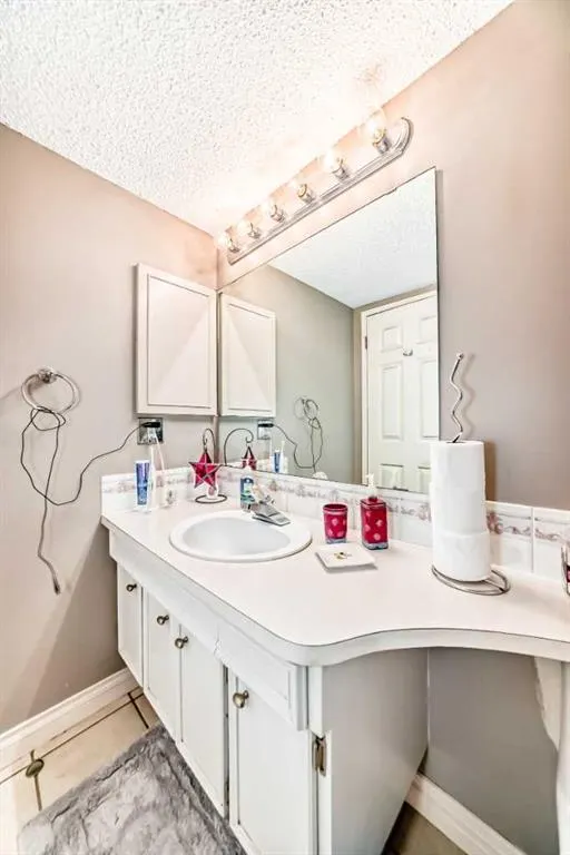 32 Radcliffe Bay SE