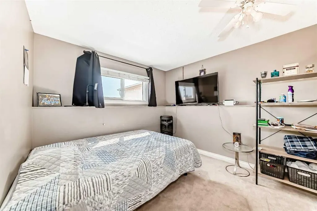 32 Radcliffe Bay SE
