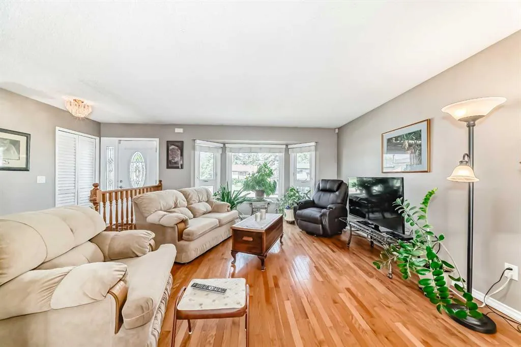 32 Radcliffe Bay SE
