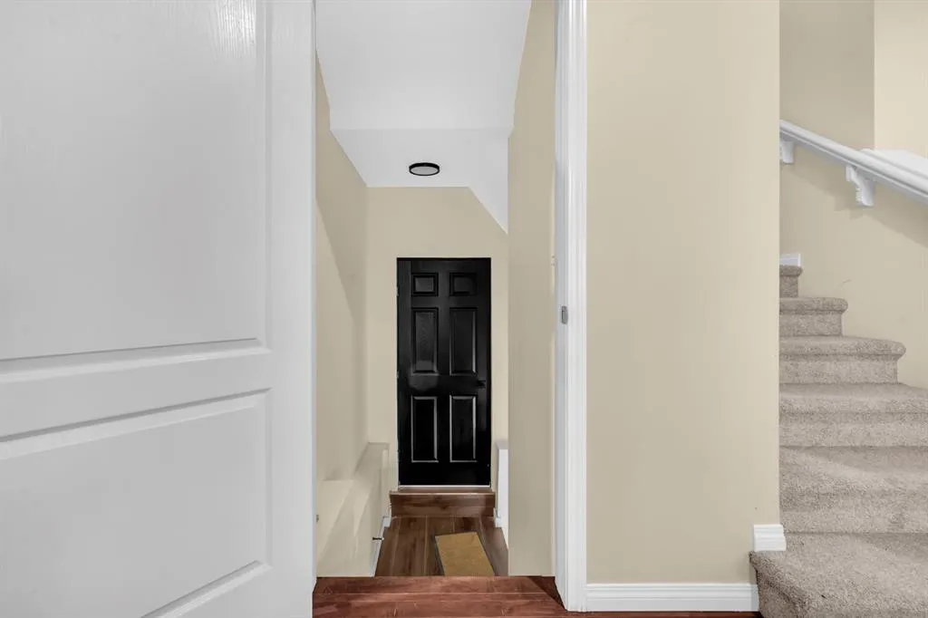 151 Martha's Meadows Close NE