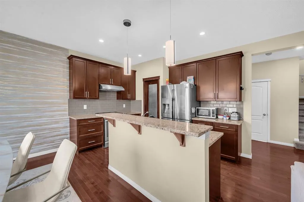 151 Martha's Meadows Close NE