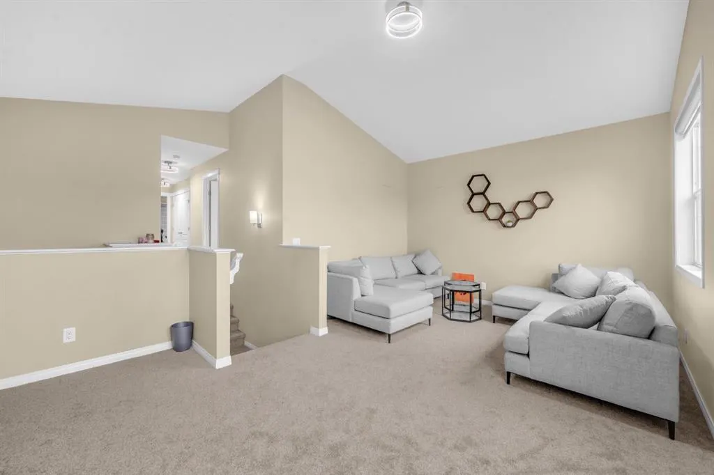 151 Martha's Meadows Close NE