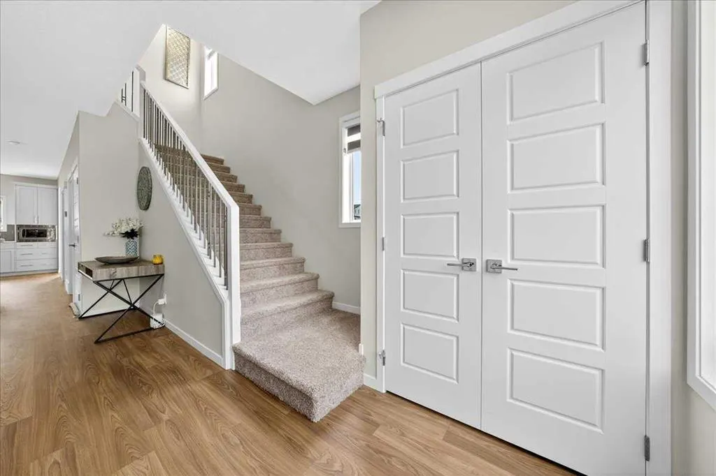 10 Lucas Close NW