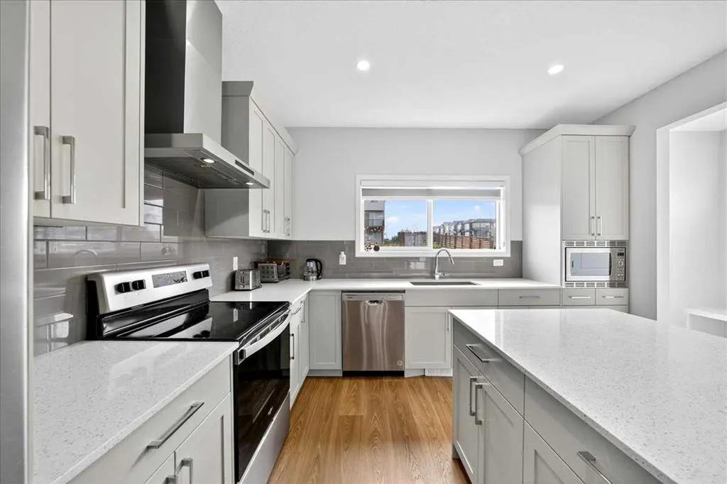 10 Lucas Close NW
