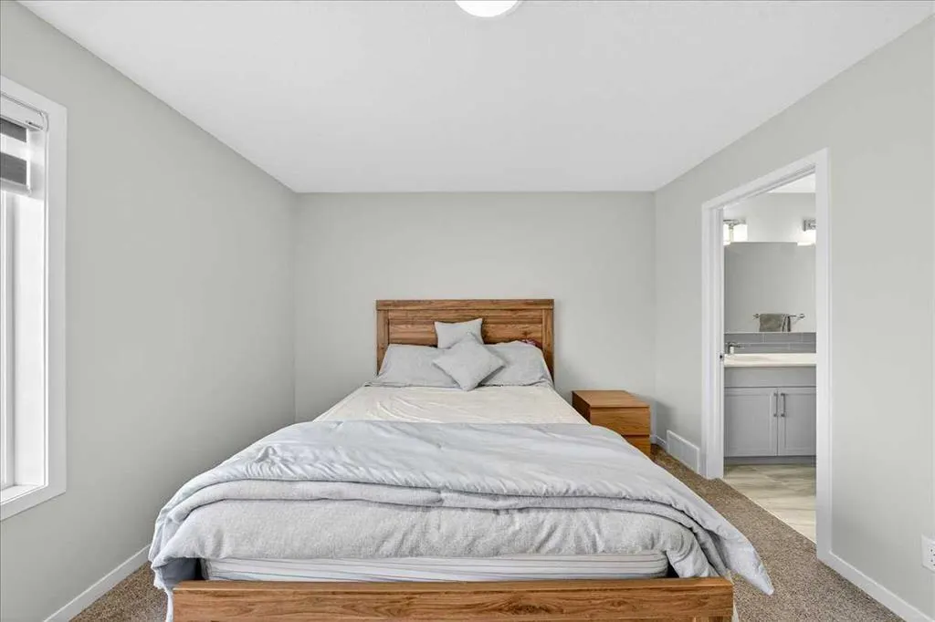 10 Lucas Close NW