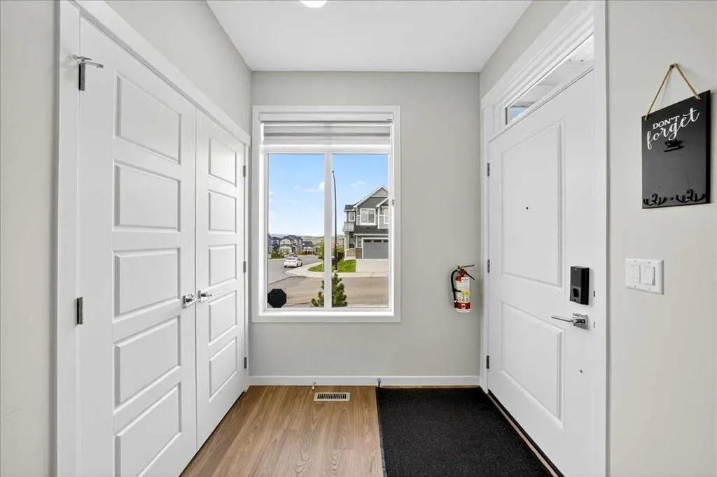 10 Lucas Close NW