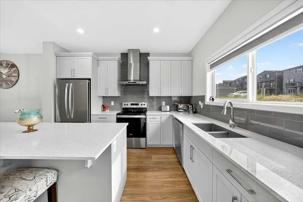 10 Lucas Close NW