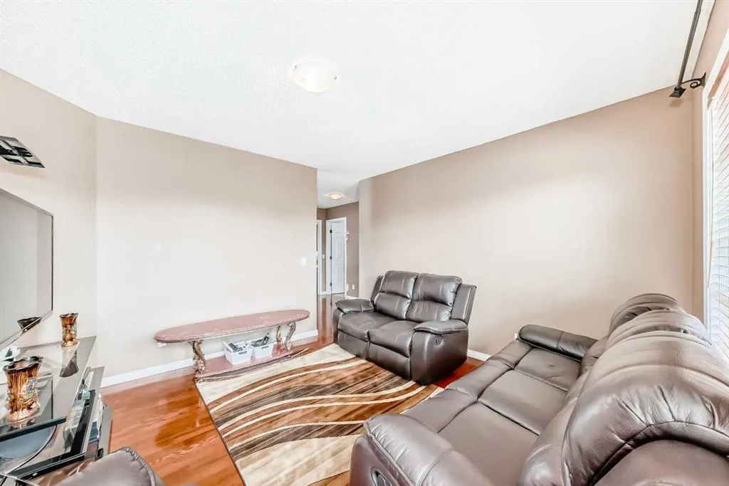 148 Saddlecrest Gardens NE
