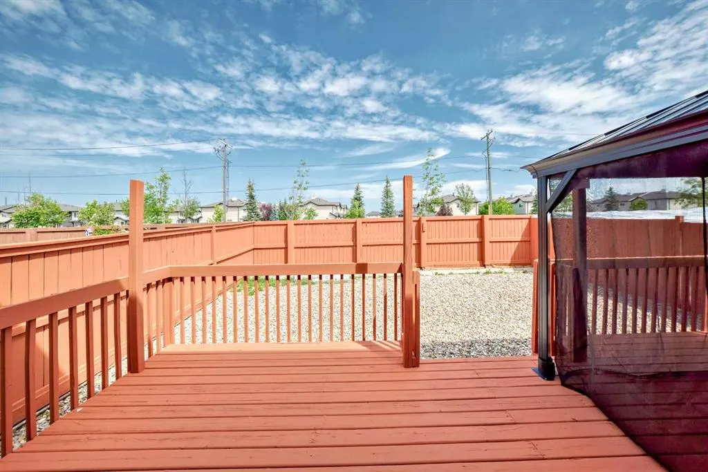 148 Saddlecrest Gardens NE