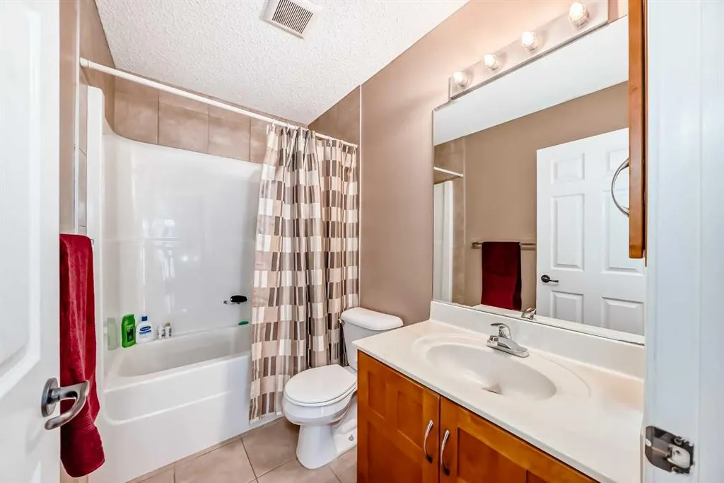 148 Saddlecrest Gardens NE