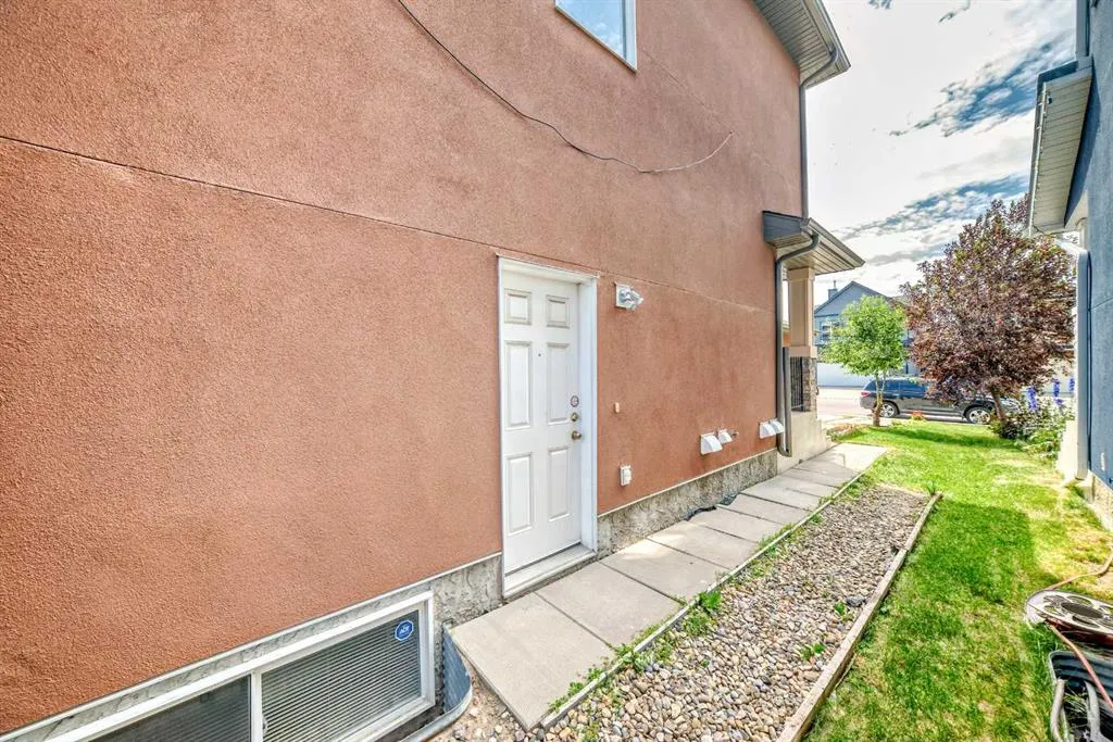 148 Saddlecrest Gardens NE