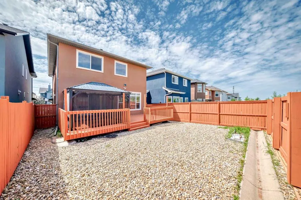 148 Saddlecrest Gardens NE