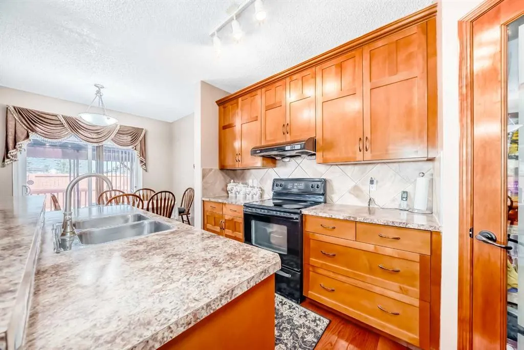 148 Saddlecrest Gardens NE