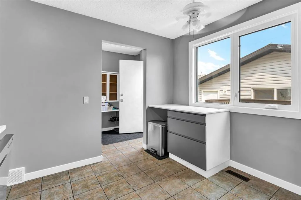 159 Erin Woods Drive SE