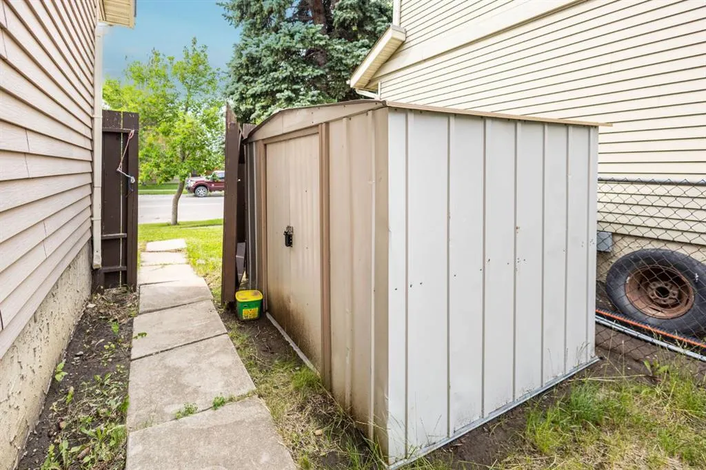 159 Erin Woods Drive SE