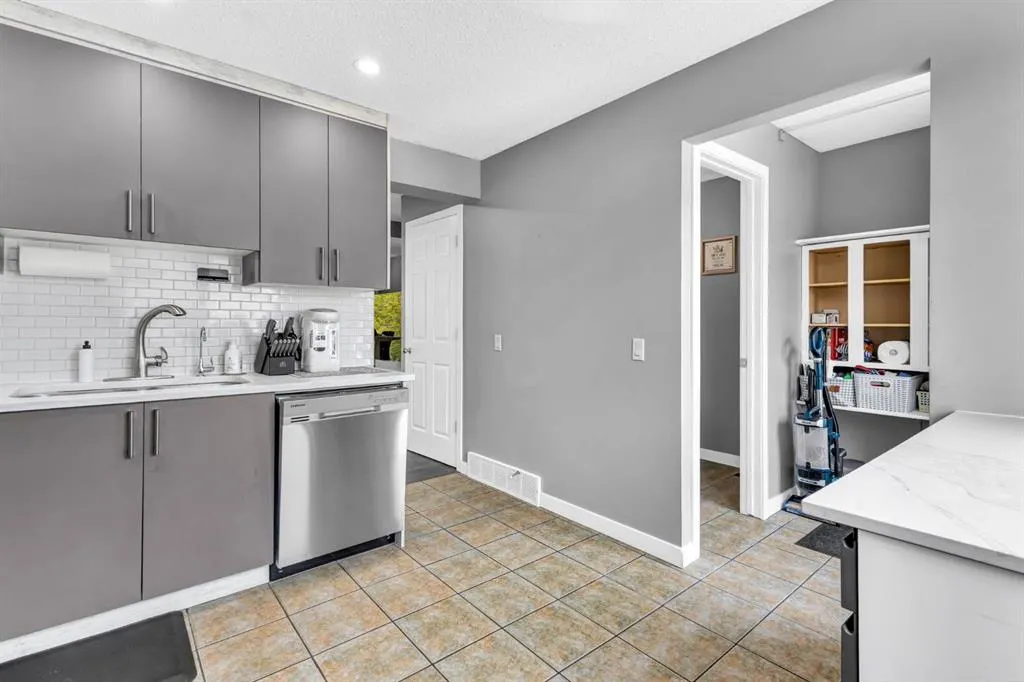 159 Erin Woods Drive SE