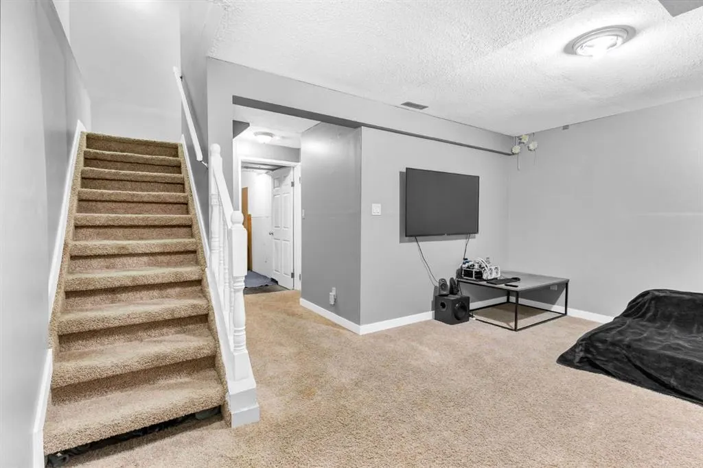 159 Erin Woods Drive SE