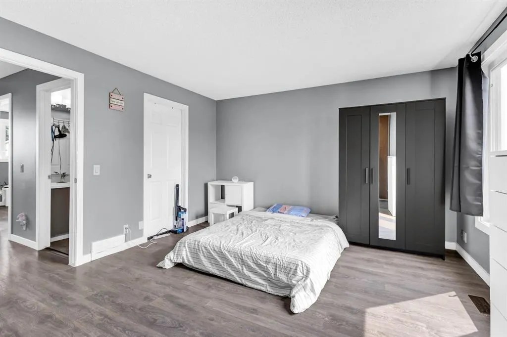 159 Erin Woods Drive SE